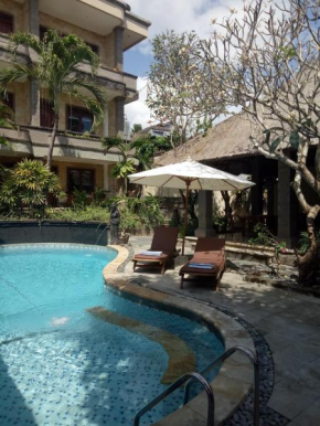 Ellies Hotel